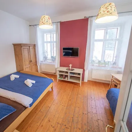 Apartment Ve Mlyne Teplice nad Metuji Exterior photo