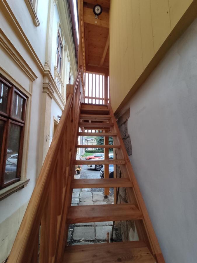 Ve Mlyne Apartment *