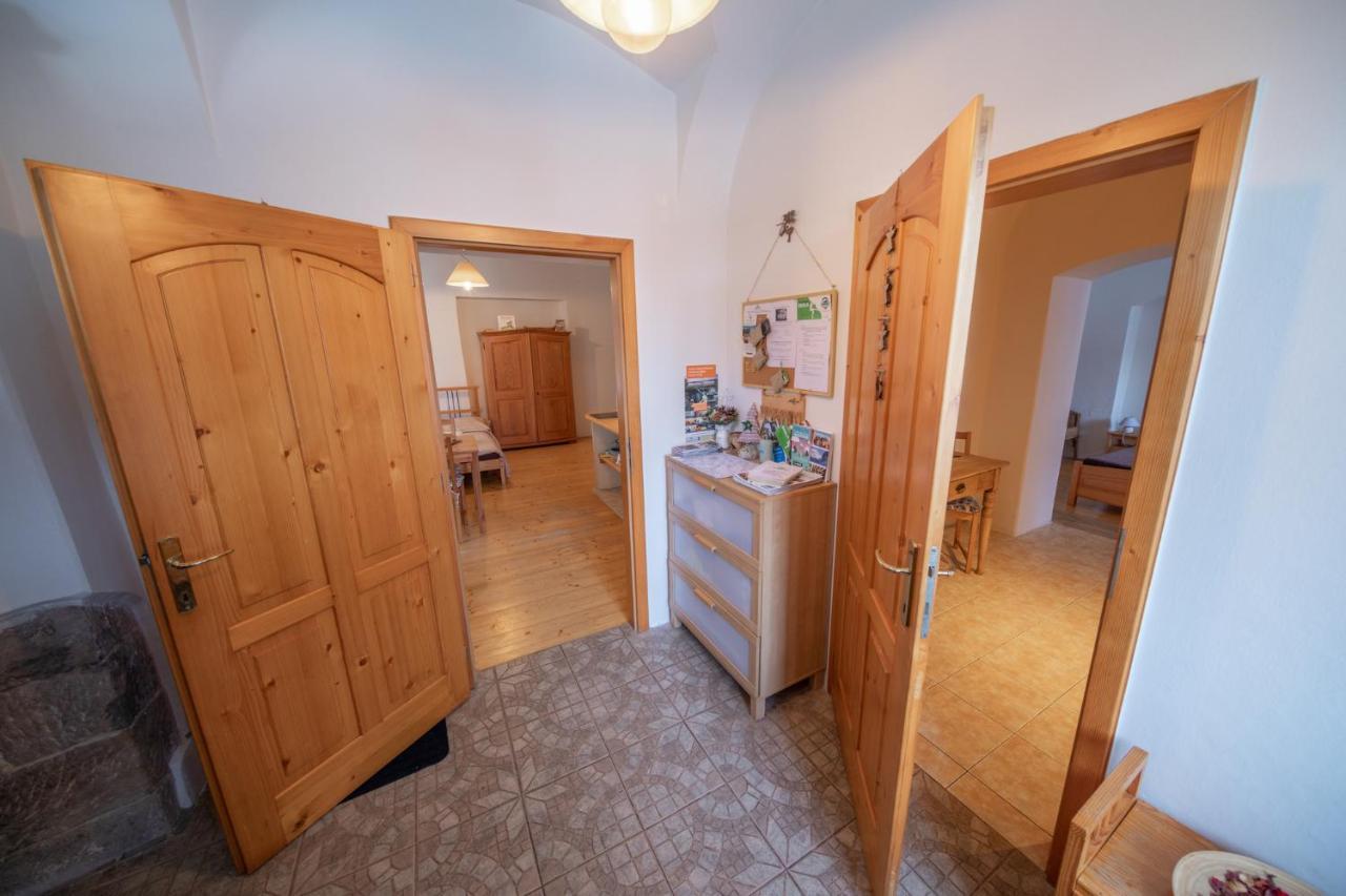 Ve Mlyne Apartment *